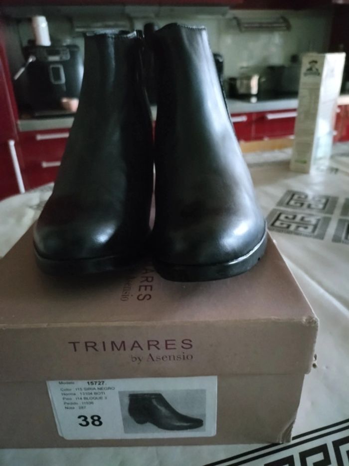Bottines noires Trimares en cuir neuves  jamais portées dans leurs boîte d origine pointure 38 - photo numéro 6
