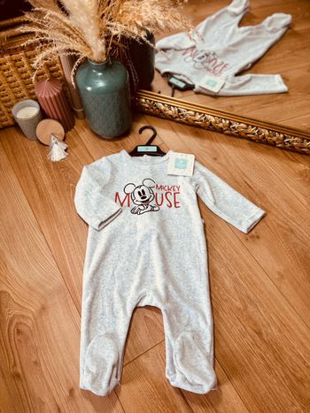 Taille 9 mois pyjama en velours garçon Disney gris clair Neuf * Mickey * 💙