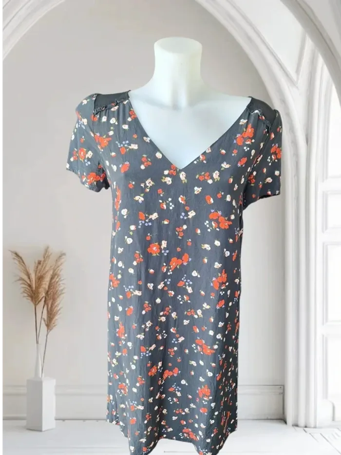 Magnifique robe d'été noir fleuri