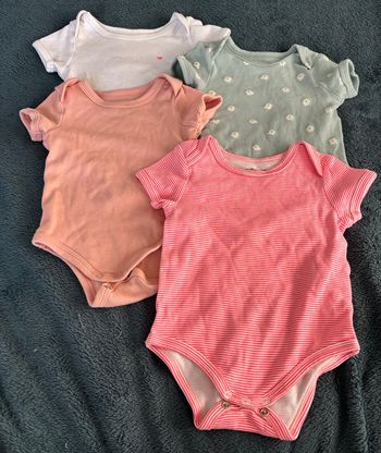 Lot de 4 bodys manches courtes 9 mois 71cm