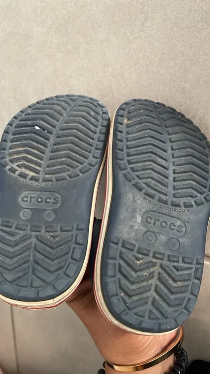 crocs enfant bleu marine – pointure C5 – bon état - photo numéro 5