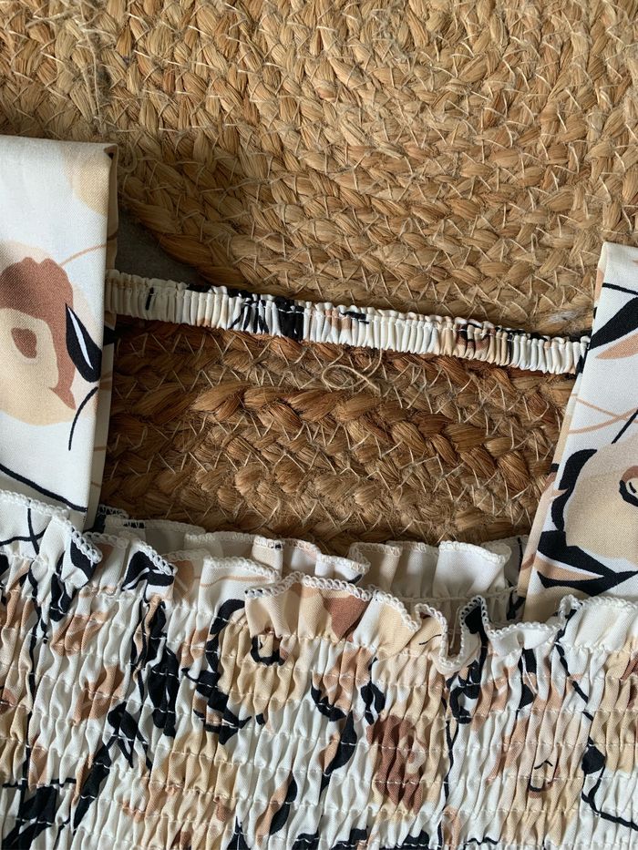 Jolie robe légère 10/12 ans - photo numéro 4