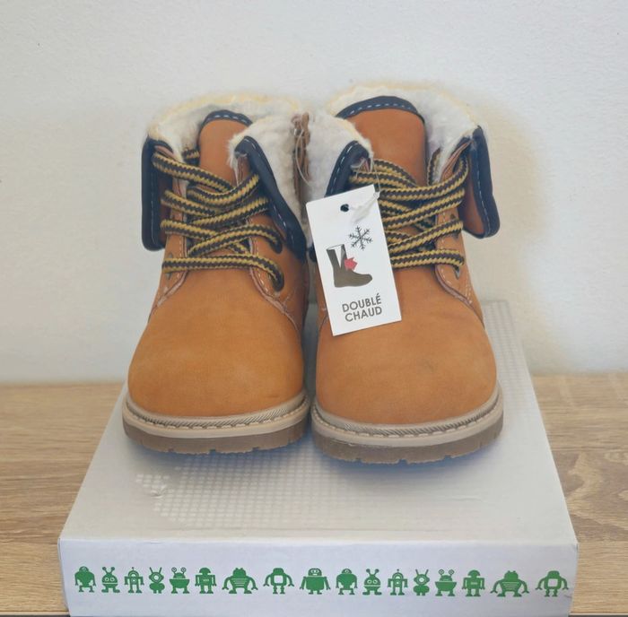 Chaussures taille 22 neuves 🧸 - photo numéro 3
