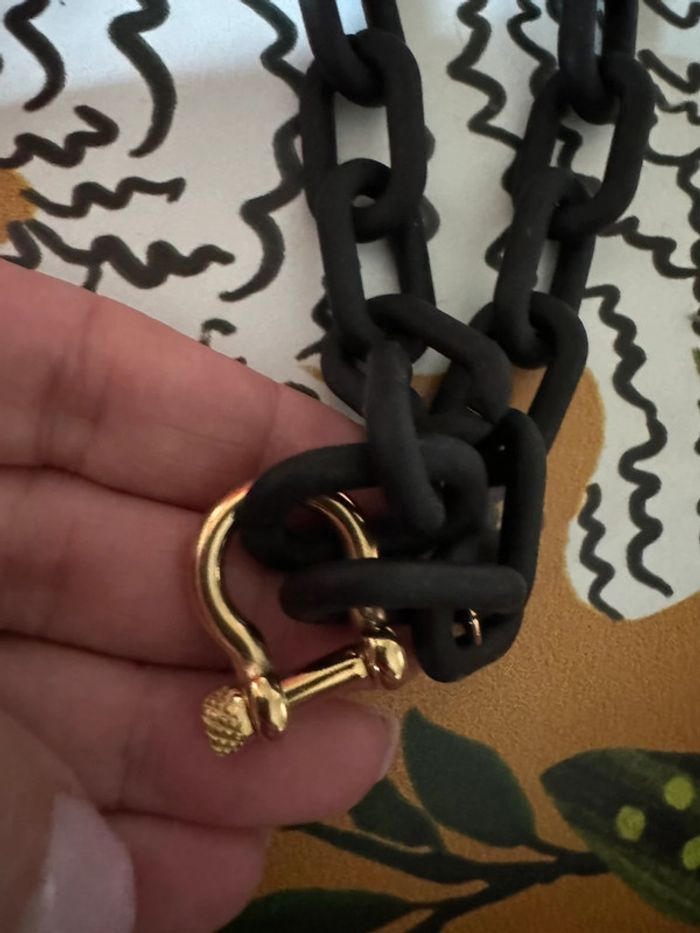 Collier mailles xxl résine noire Manille xl acier inoxydable or - photo numéro 5
