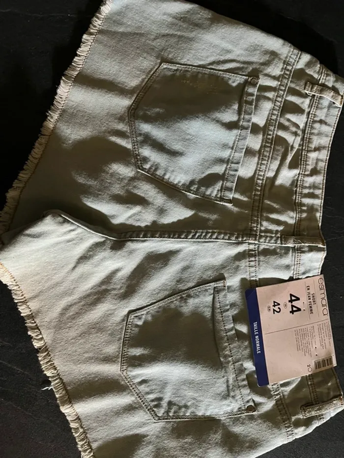 Short neuf - photo numéro 3