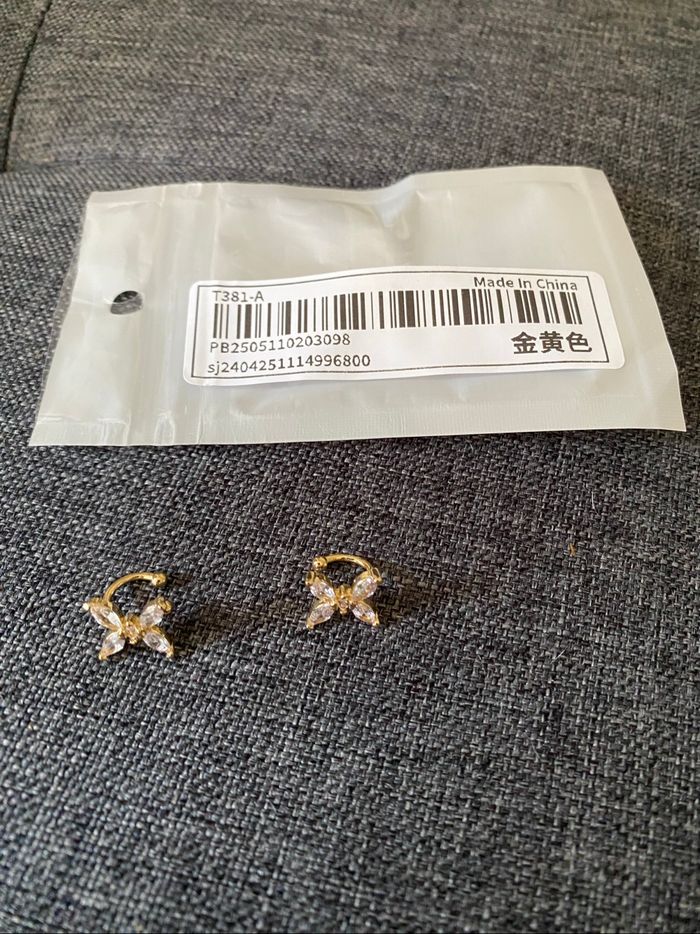 Boucles d’oreilles papillons SHEIN - photo numéro 2
