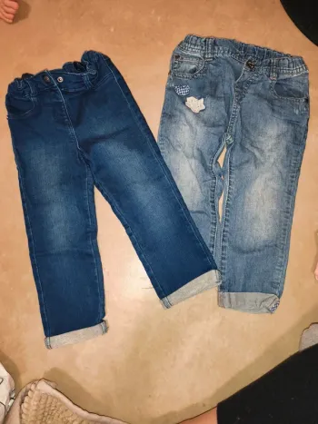 Jeans fille marque diverses taille 23 et 18-24 mois