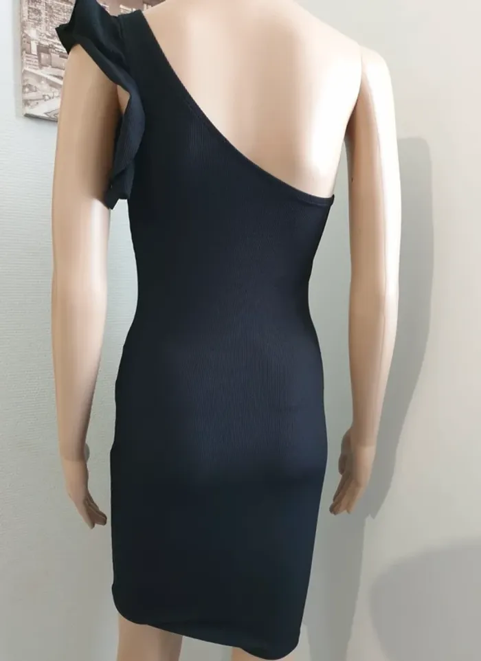 Robe moulante noire Bershka - photo numéro 2