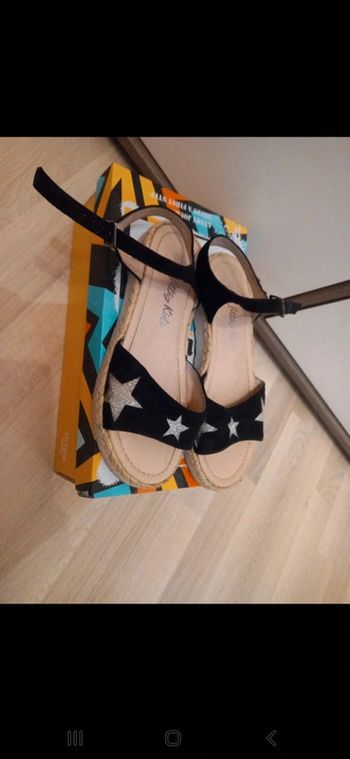 sandales taille 34 fille mustang kids