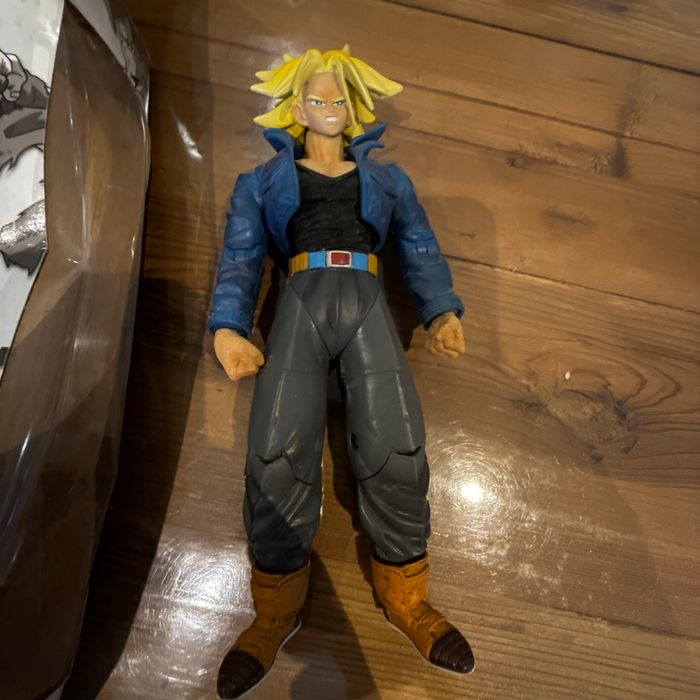 Figurine Dragon Ball Z édition limitée SS trunks - photo numéro 2