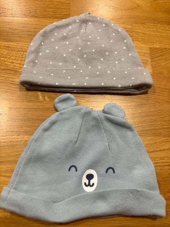Lot 2 bonnets coton bébé C&A 1 mois garçon