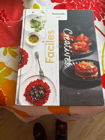 Livre recettes illiustre et neuf thermomix 