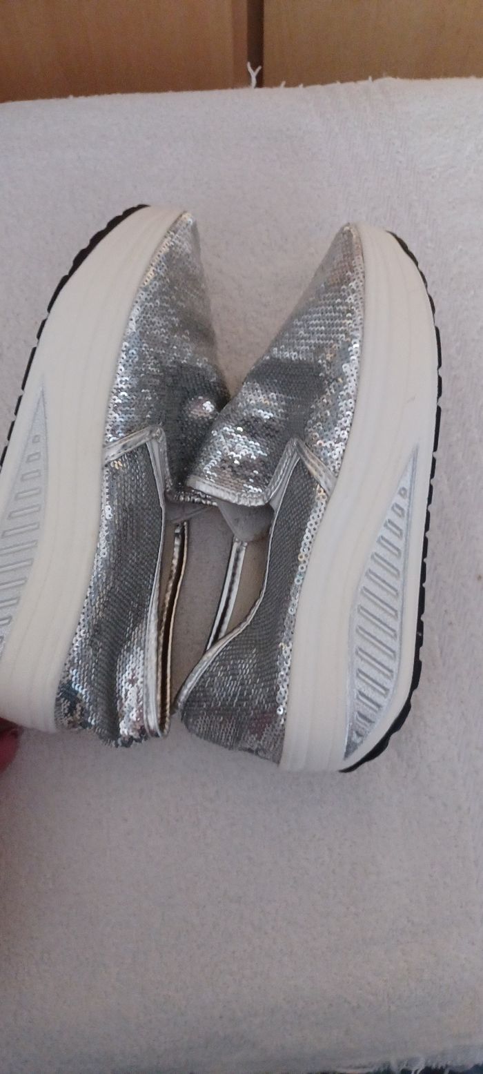 Très belles paires de chaussures fille Pointure 35 - photo numéro 4