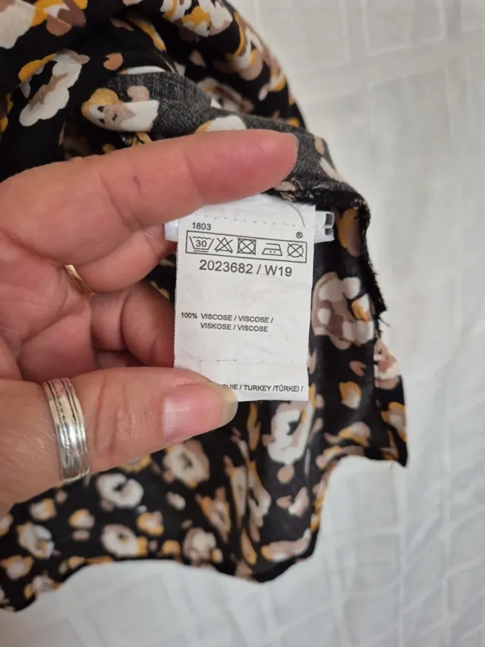 blouse à fleurs taille 46 - photo numéro 3
