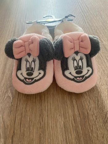 Chaussons Minnie - taille 6/9 mois