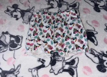 Short fille