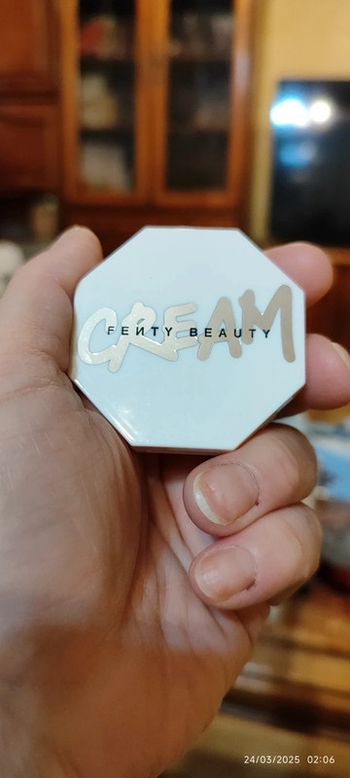 Fenty Beauty Cheeks Out Freestyle Cream Blush Teinte Peach Face