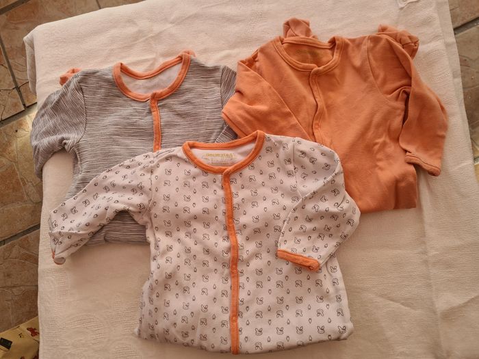 3 pyjama. 9 mois. Orchestra.