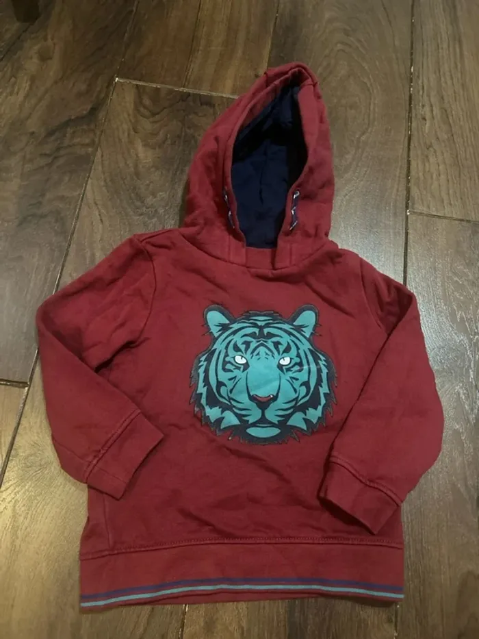 Sweat pull à capuche garcon en coton bordeaux motif tigre sergent major 3 ans