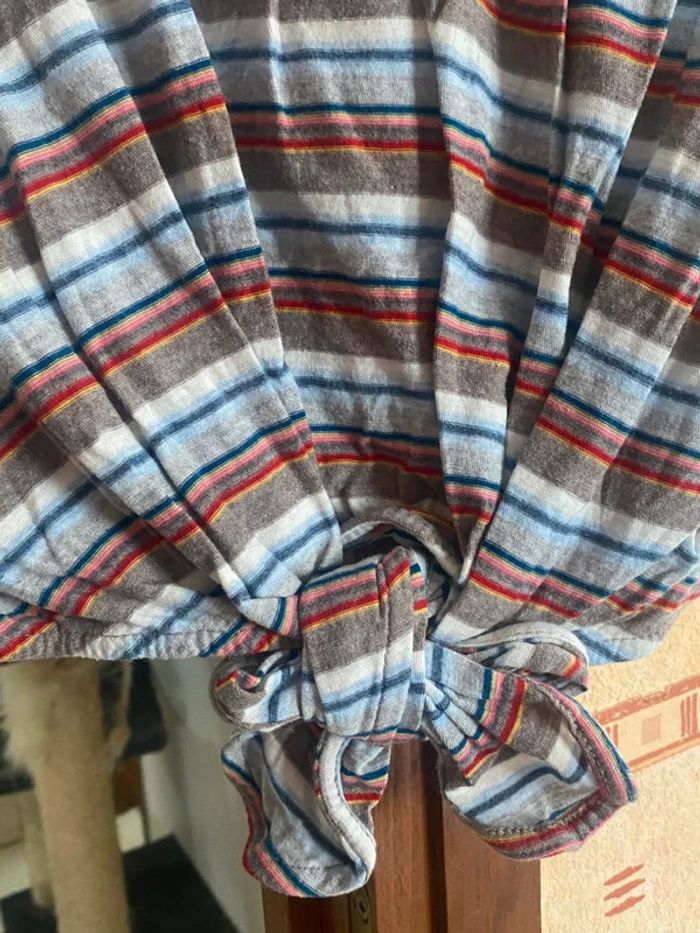 TEE shirt femme taille 38 très bon etat - photo numéro 2