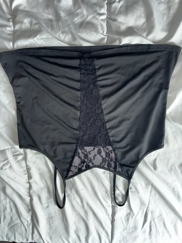 Top noir à dentelle Shein –  bon état - photo numéro 3