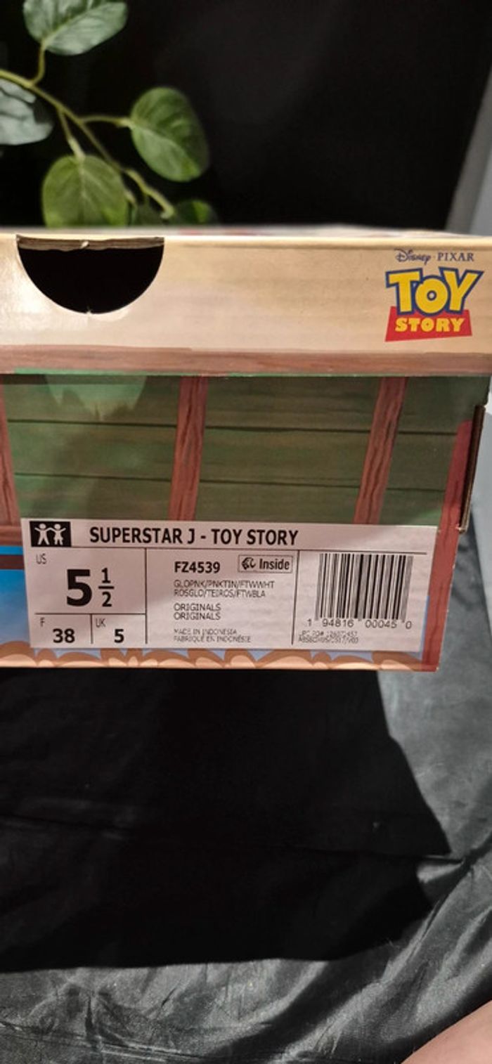 Superstar J toy story adidas Disney Pixar - photo numéro 10