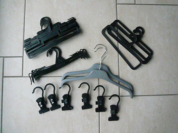 Lot de 20 cintres enfant (n°3)