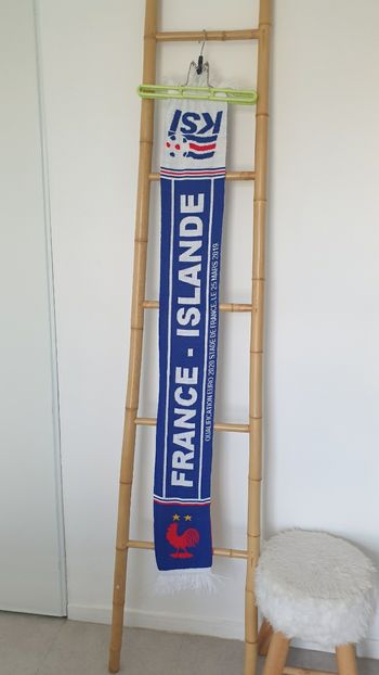 Vintage écharpe souvenir sport football qualifications Euro 2020 France Islande