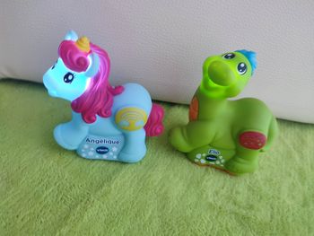 Licorne et dinosaure tut tut animaux