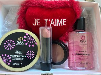 Coffret cadeau décoratif « Je t’aime » + accessoires NEUFS