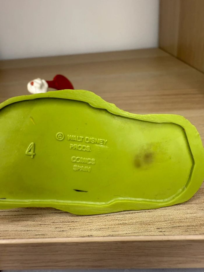 Figurine dingo fait du tenis Disney - photo numéro 3