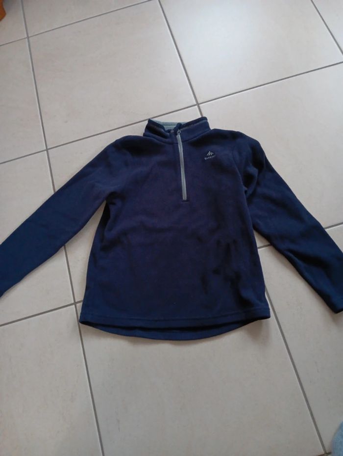 Pull polaire Quechua taille 8-9 ans