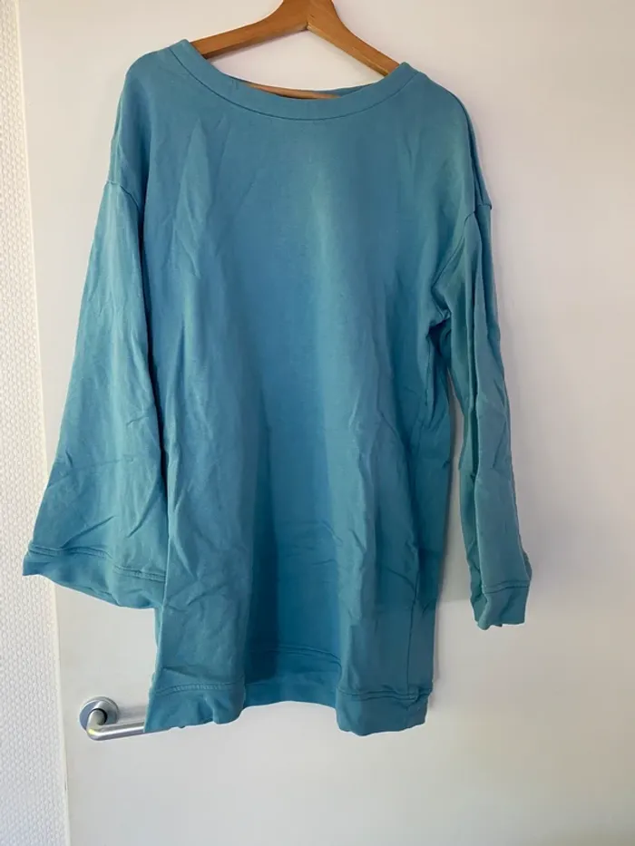 Robe pull bleu manche évasé