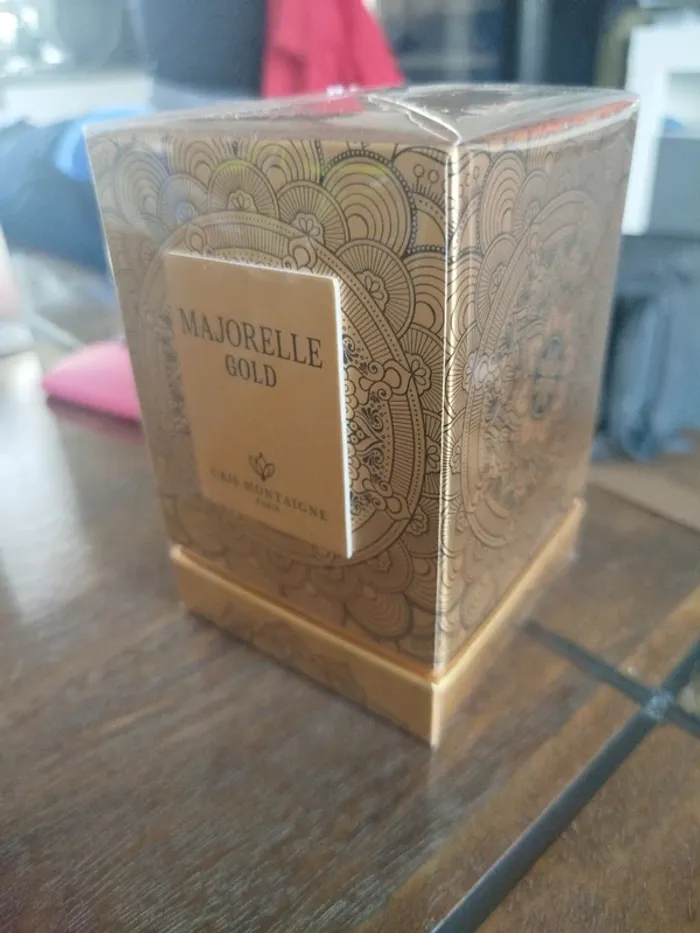 Parfum femme gris Montaigne - photo numéro 3