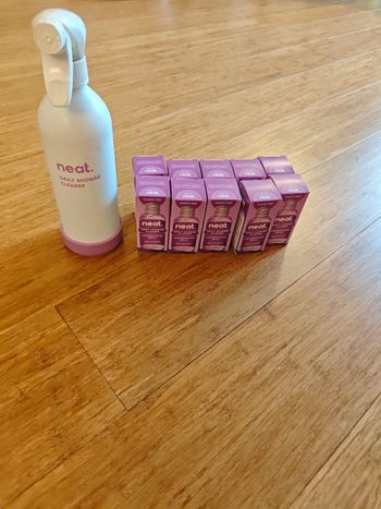 Lot de 10 recharges de spray nettoyant salle de bains + flacon