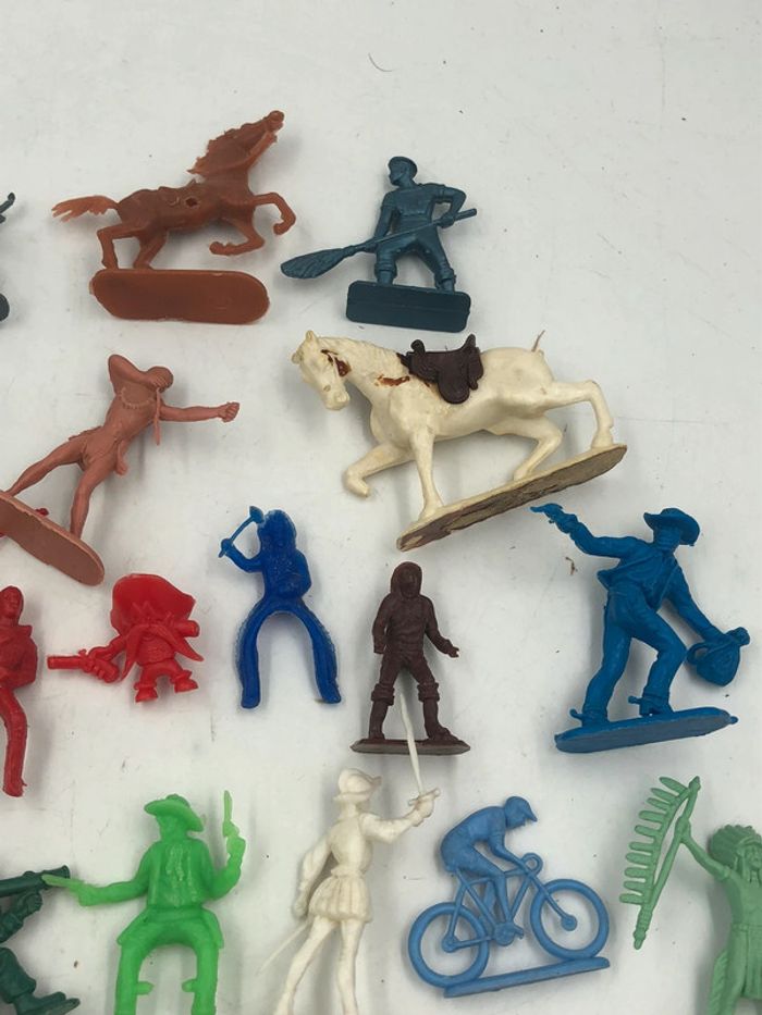 Lot de 33 figurines Soldats divers - photo numéro 6
