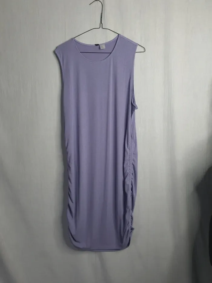 Robe lilas neuve