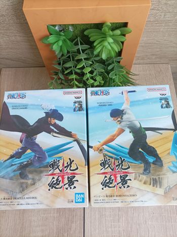 Lot 2 figurines Roronoa Zoro et Dracule Mihawk One Piece banpresto Bandai