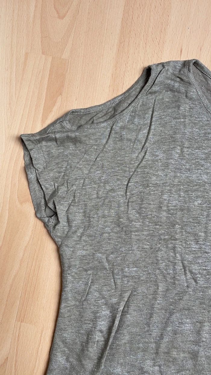Tee-shirt taille 4 - photo numéro 2