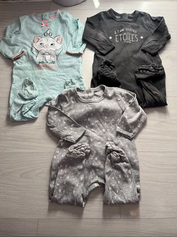 Lot 3 pyjamas 12mois