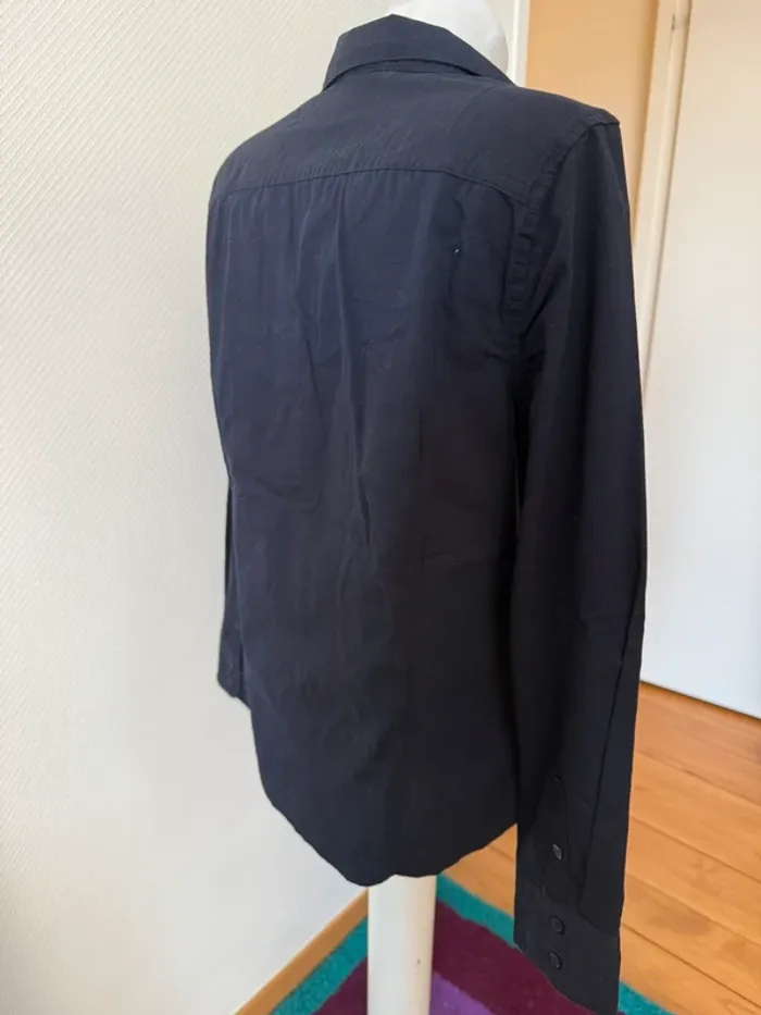 Chemise bleu marine en très bon état taille M essentiel - photo numéro 5
