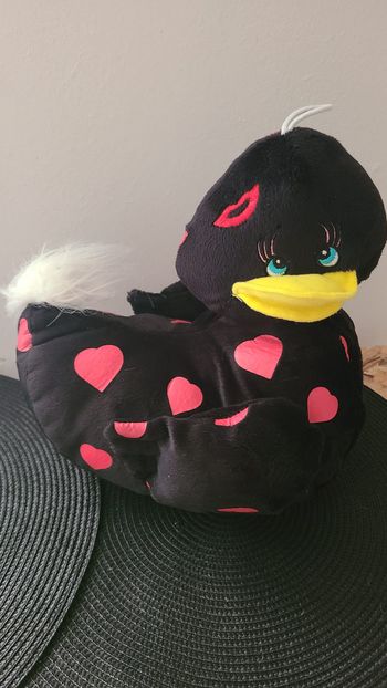peluche doudou canard noir coeur love - Sandy
