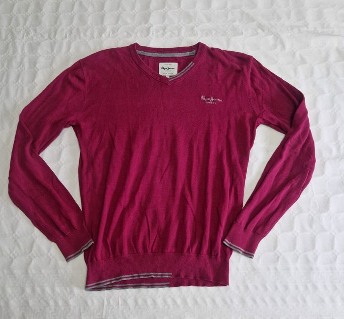 Pull col v , homme , pepe jeans  , taille M  , couleur bordeaux - photo numéro 2