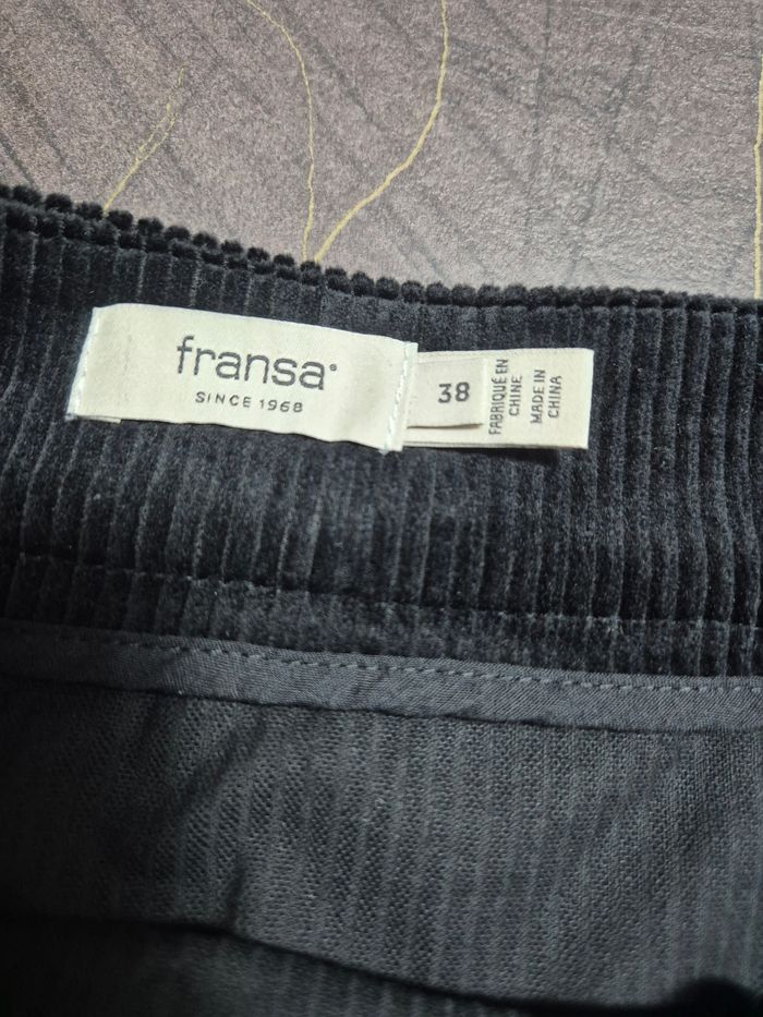 Jupe neuve taille 38 mais vaut un 40 - photo numéro 4