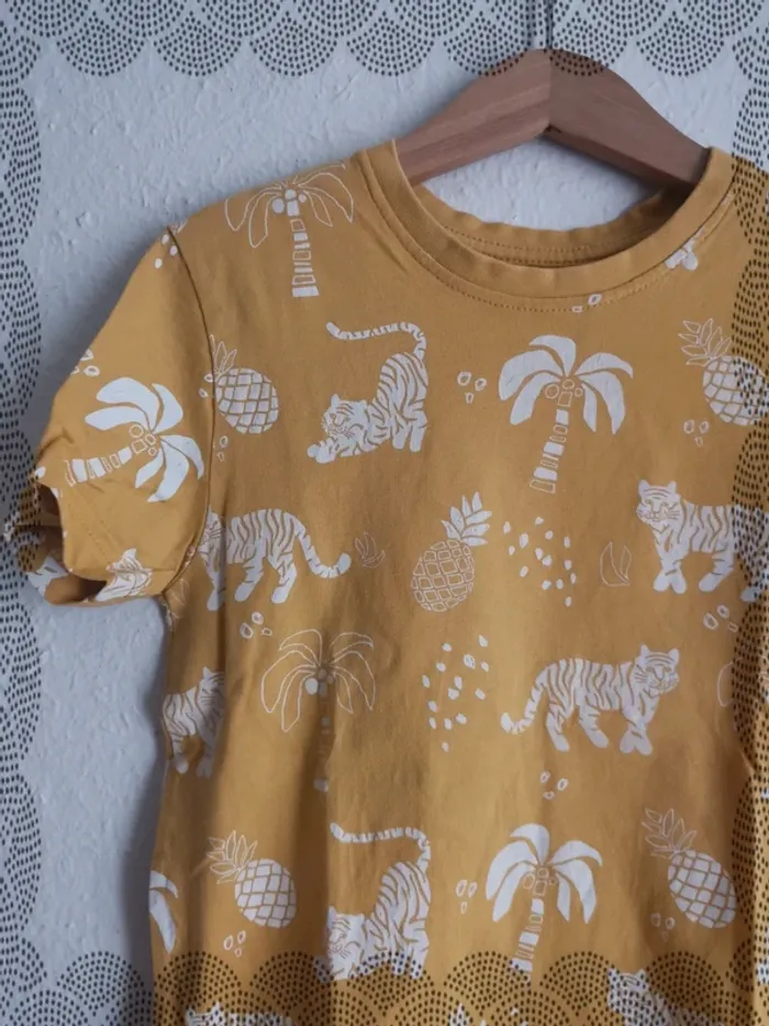 T shirt Primark 4/5 ans - photo numéro 3