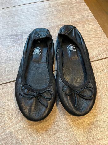 Ballerine en cuir taille 32