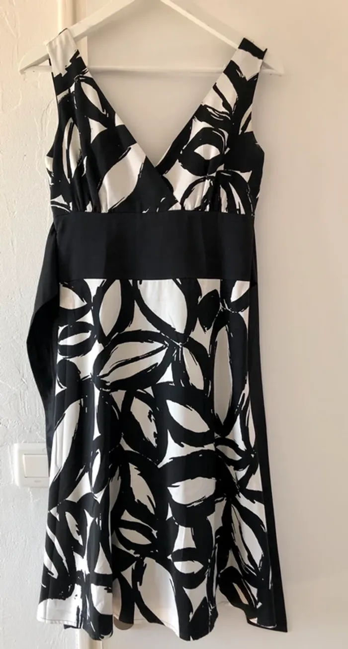 Robe Esprit 34 noire et blanche