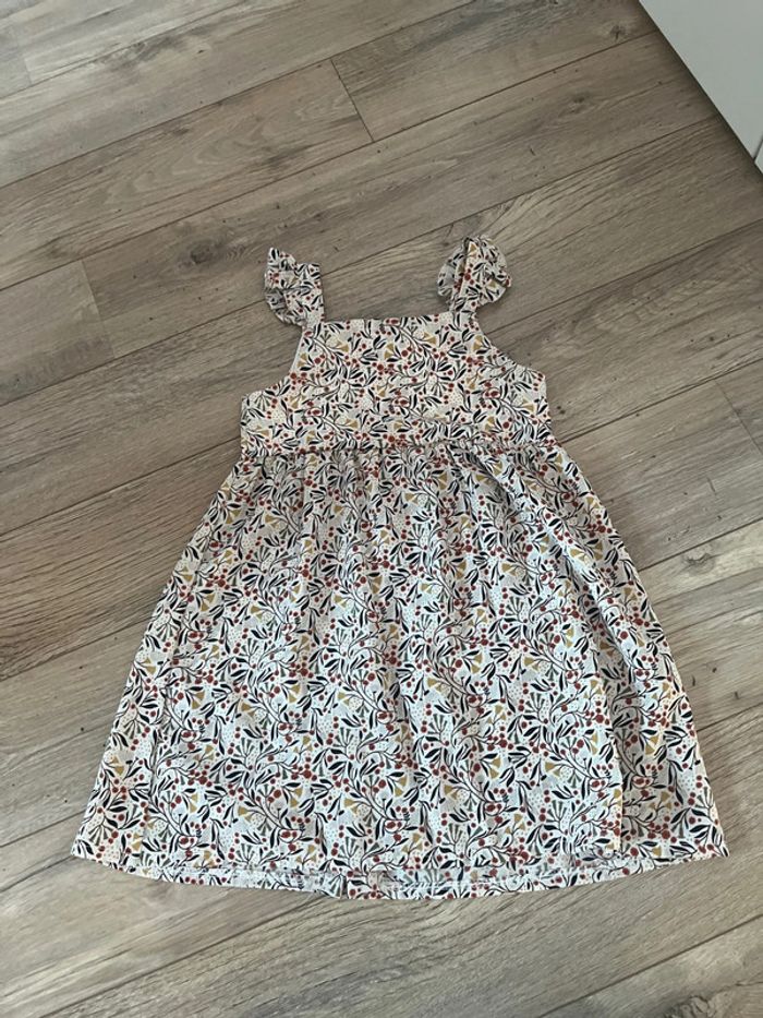 5 ans - robe fluide fleurie LPC - photo numéro 5