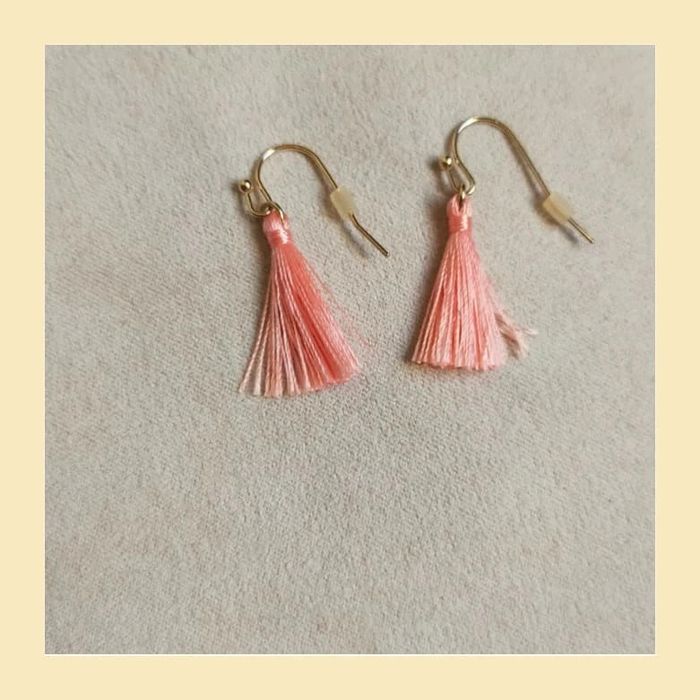 Boucles d’oreilles pompons rose saumon - photo numéro 4