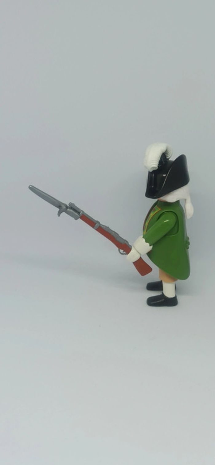 Homme soldat avec veste verte et pantalon marron playmobil - photo numéro 3